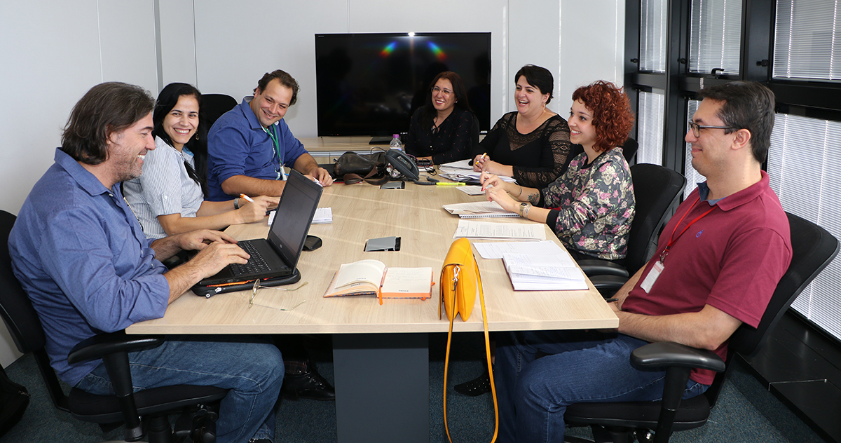 reuniao editores paex